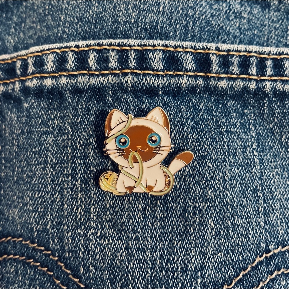 Playful Siamese Cat Enamel Lapel Pin
